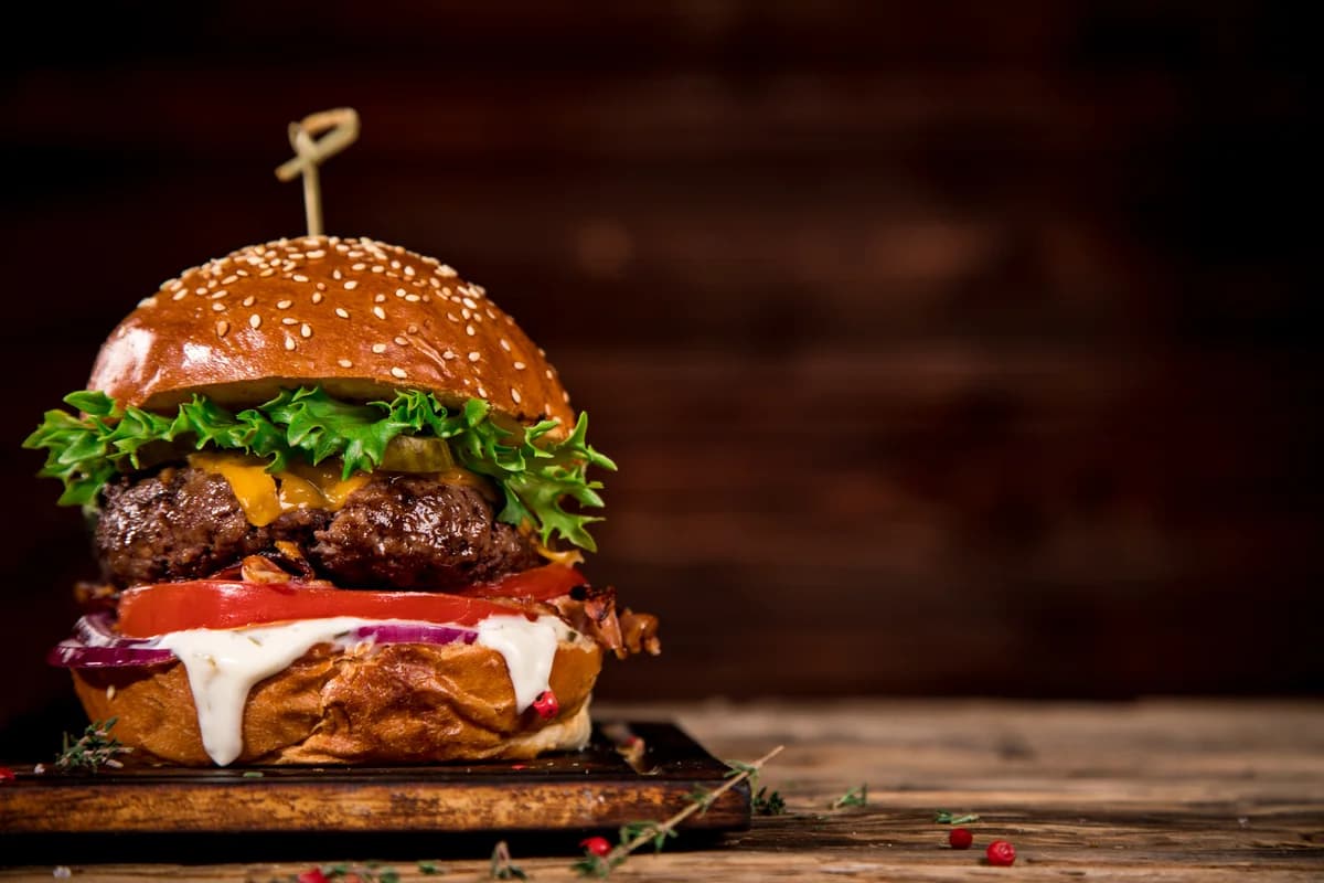ANGGUS Spezial Steak Burger